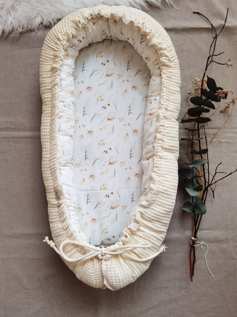 Selectionkreativ - Babynest Flora Cremeweiß super weich und kuscheliger Stoff