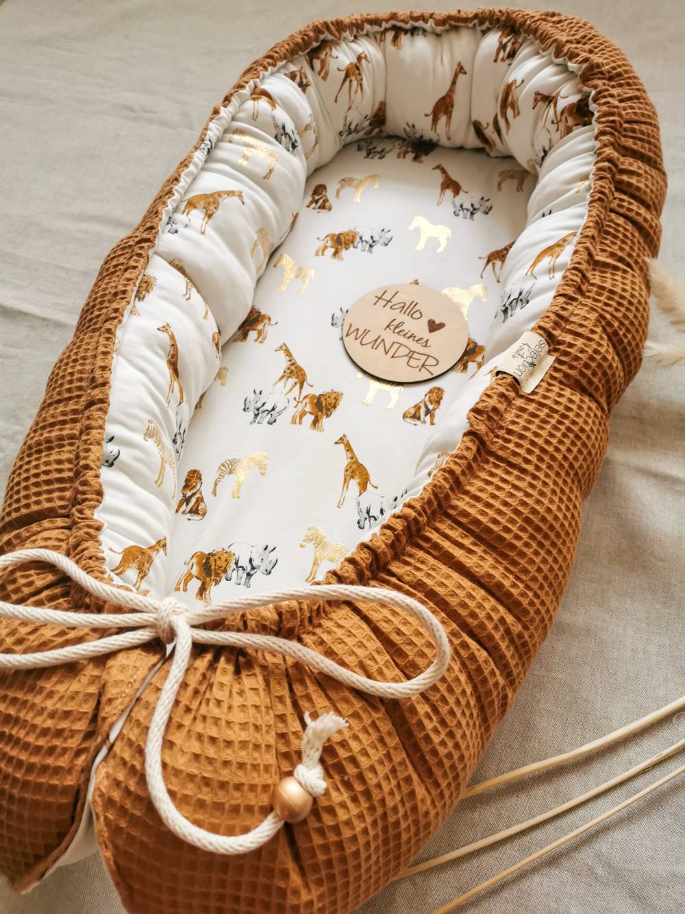 Nahaufnahme Selectionkreativ Babynestchen - ein tolles Geburtsgeschenk für neugeborene Babys