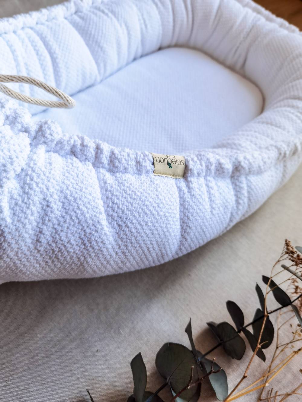 Selectionkreativ - zartes Babynestchen in der Farbe weiß