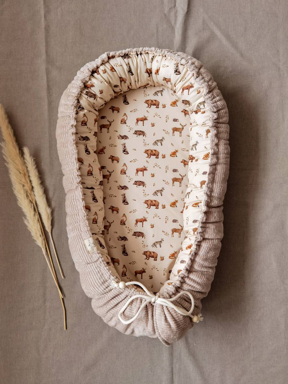 Selectionkreativ - Waldtiere Babynestchen mit einem feinen Cordstoff total kuschelig