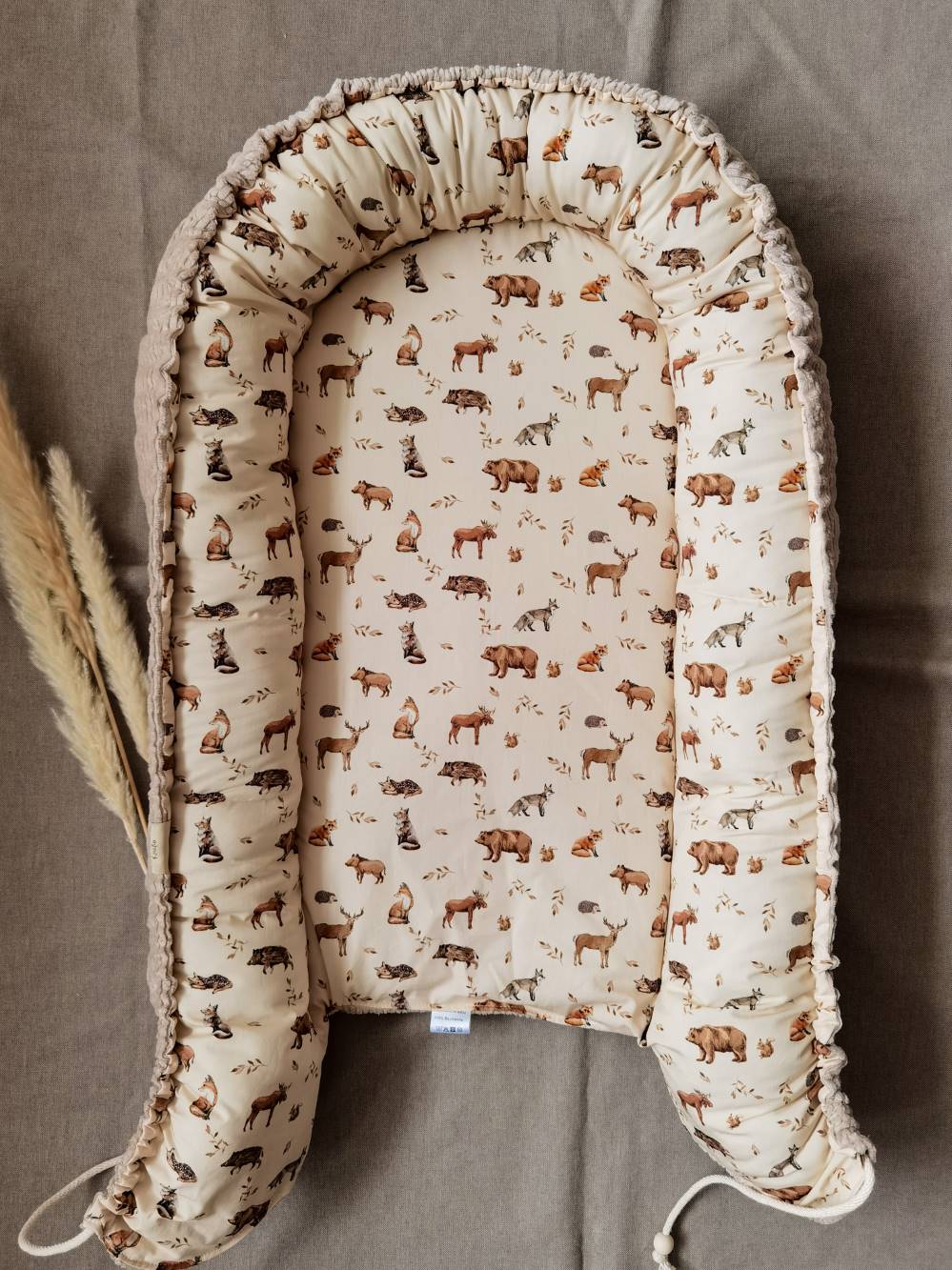 Selectionkreativ - geöffnetes Babynestchen mit super vielen Tieren drauf wie Bären, Füchse, Rehe, hirsche und Hasen