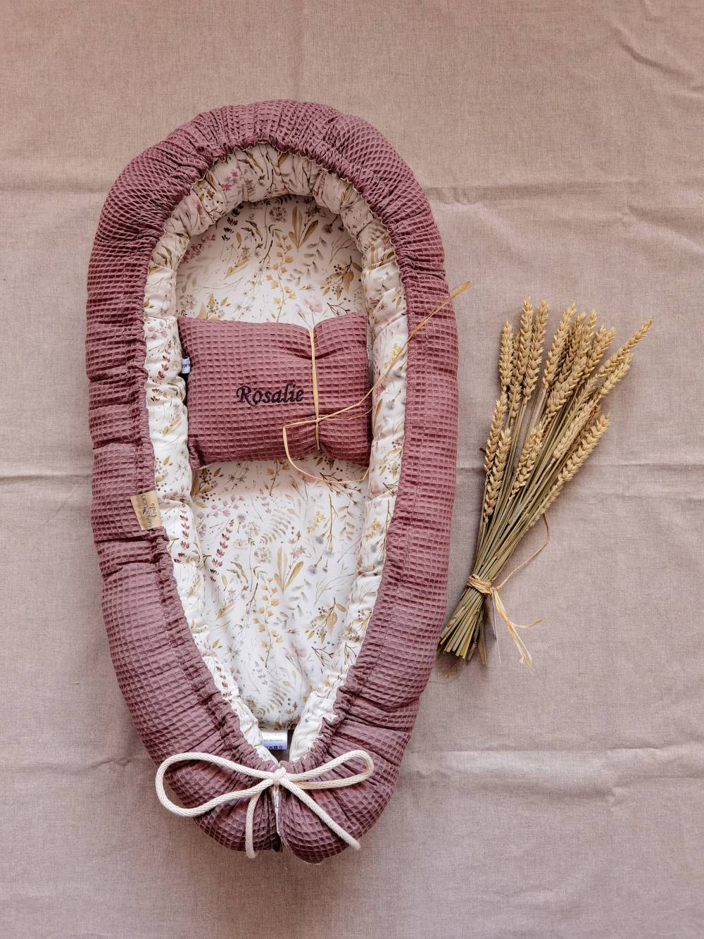 Selectionkreativ - Babynestchen Altmauve Waffelstoff vom babyladen in Ruhmannsfelden