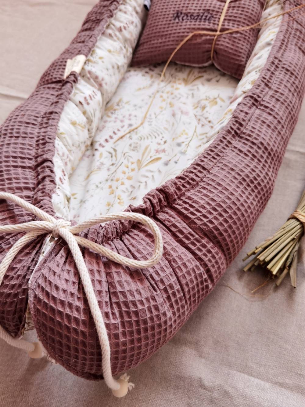 Babynest Blumenwiese Mauve
