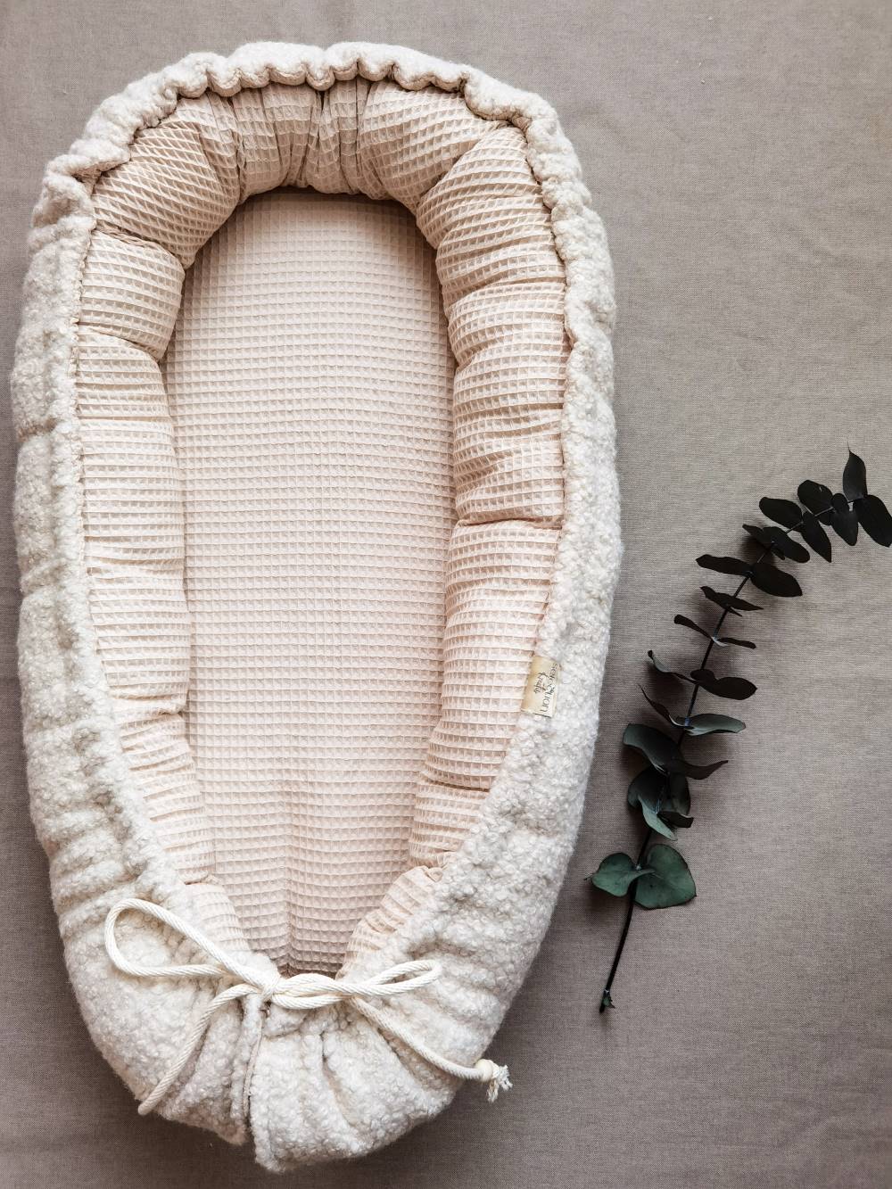Babynest von Selectionkreativ mit natur waffelpique