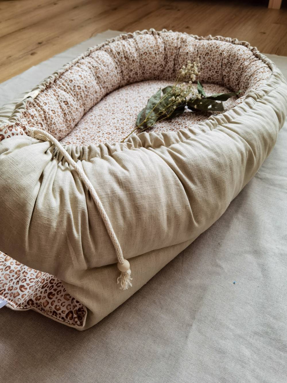Selectionkreativ - seitliche Ansicht von dem Babynest welches bis zu einem Jahr passt