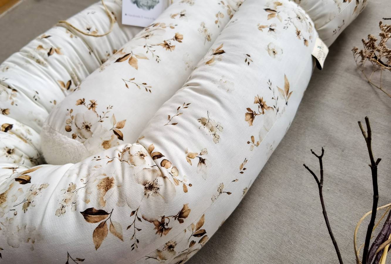 Selectionkreativ - zarte Blumen schmücken die wunderschöne Bettschlange vom Baby Geschäft