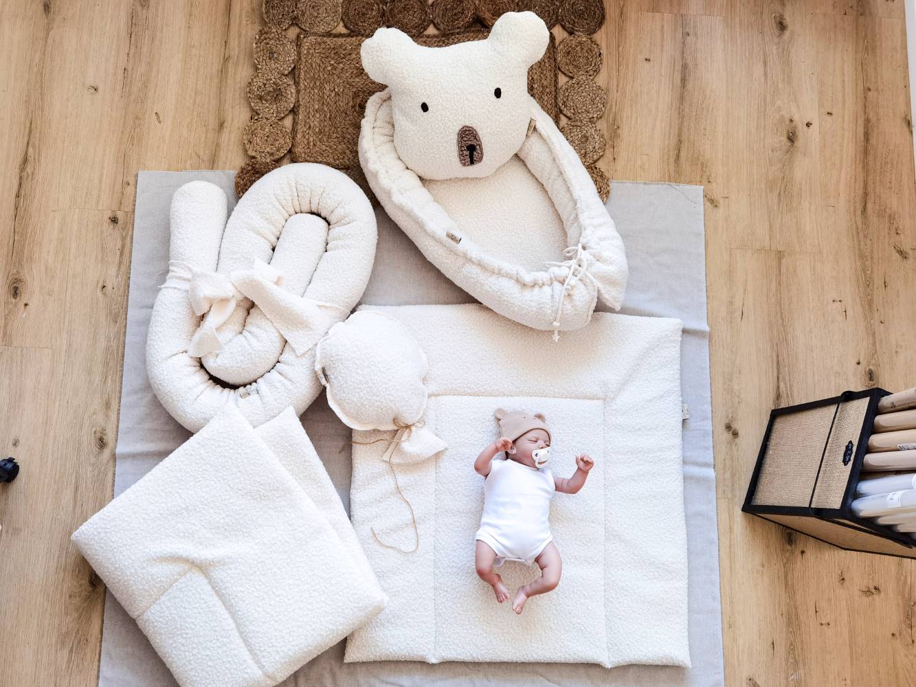 Selectionkreativ - komplettes Set in Boucle Ecru von dem Baby Geschäft in Ruhmannsfelden