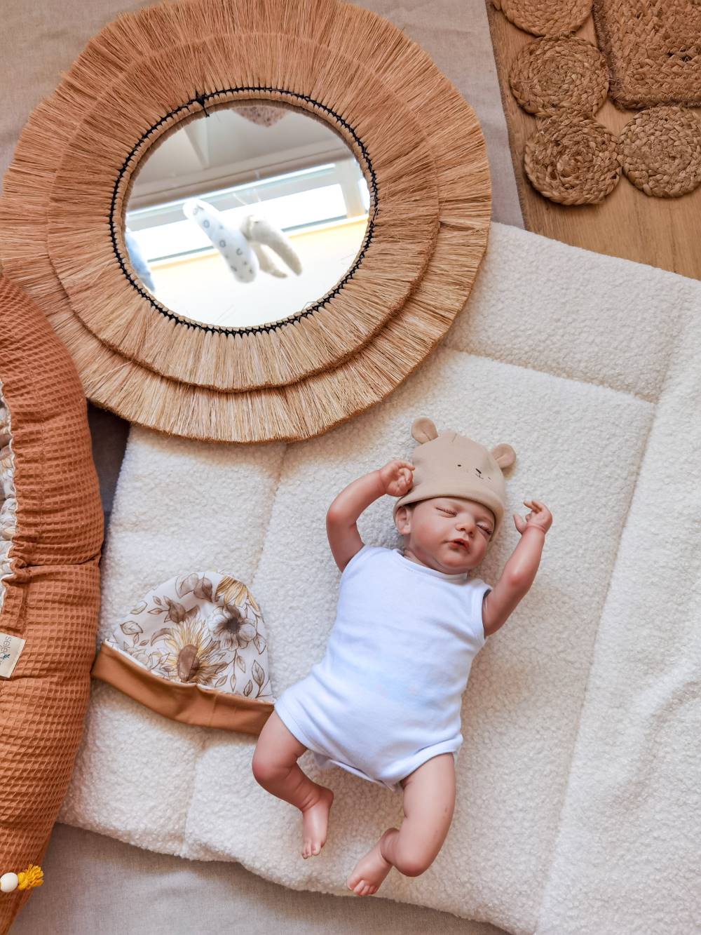 Selectionkreativ - Seegrasspiegel mit Baby am Bild von dem Baby Geschäft in Deggendorf