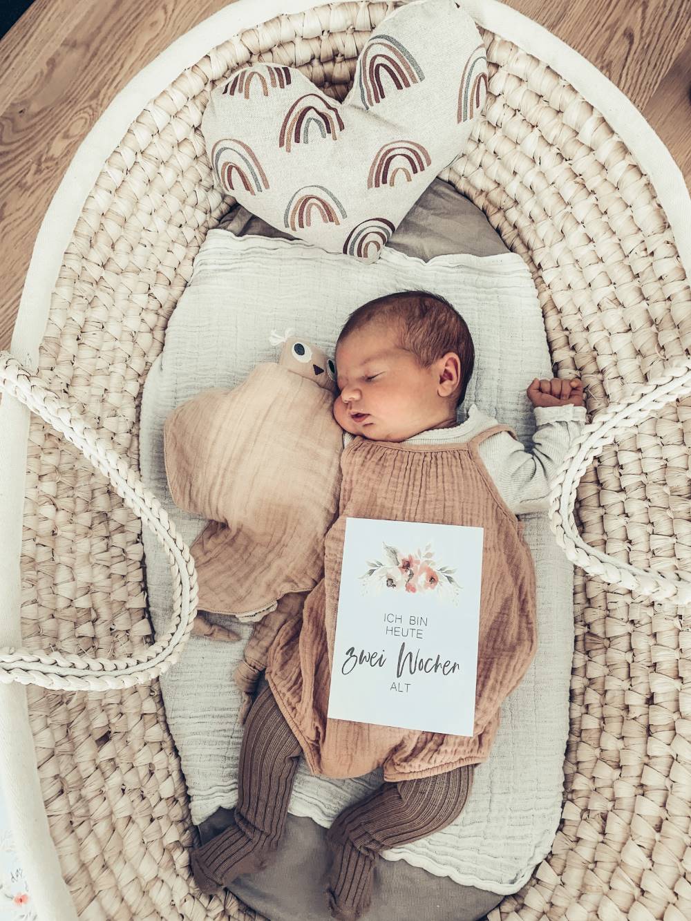 Wunderschönes Zirbenherz von Lisa Mayer mit Baby - Selectionkreativ