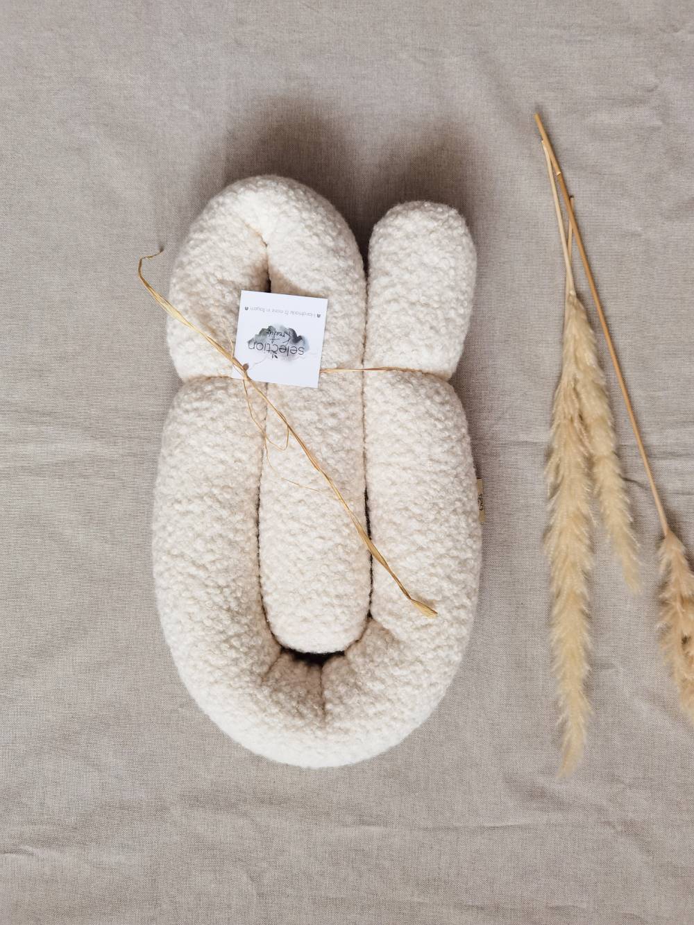 Selectionkreativ - Minischlange Boucle in der Farbe weiß/Ecru super kuschelig weich und total toll im Kinderwagen als kleine Begrenzung