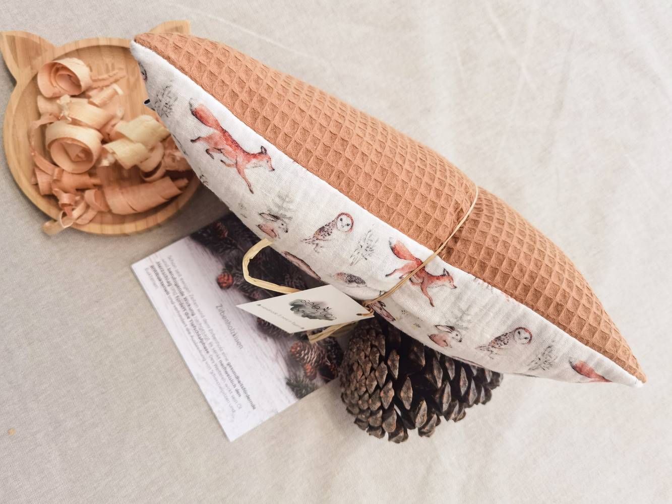 Selectionkreativ - Zirbenholzkissen mit Kamel Waffelmuster total weicher Stoff