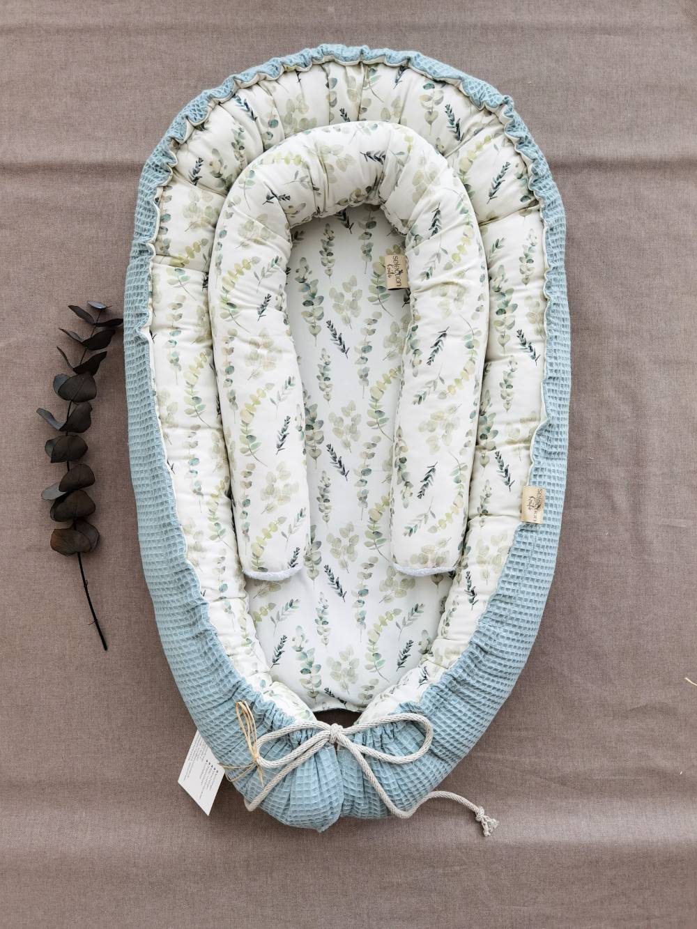 Selectionkreativ - Eukalyptus Zweige Babynest mit Minischlange