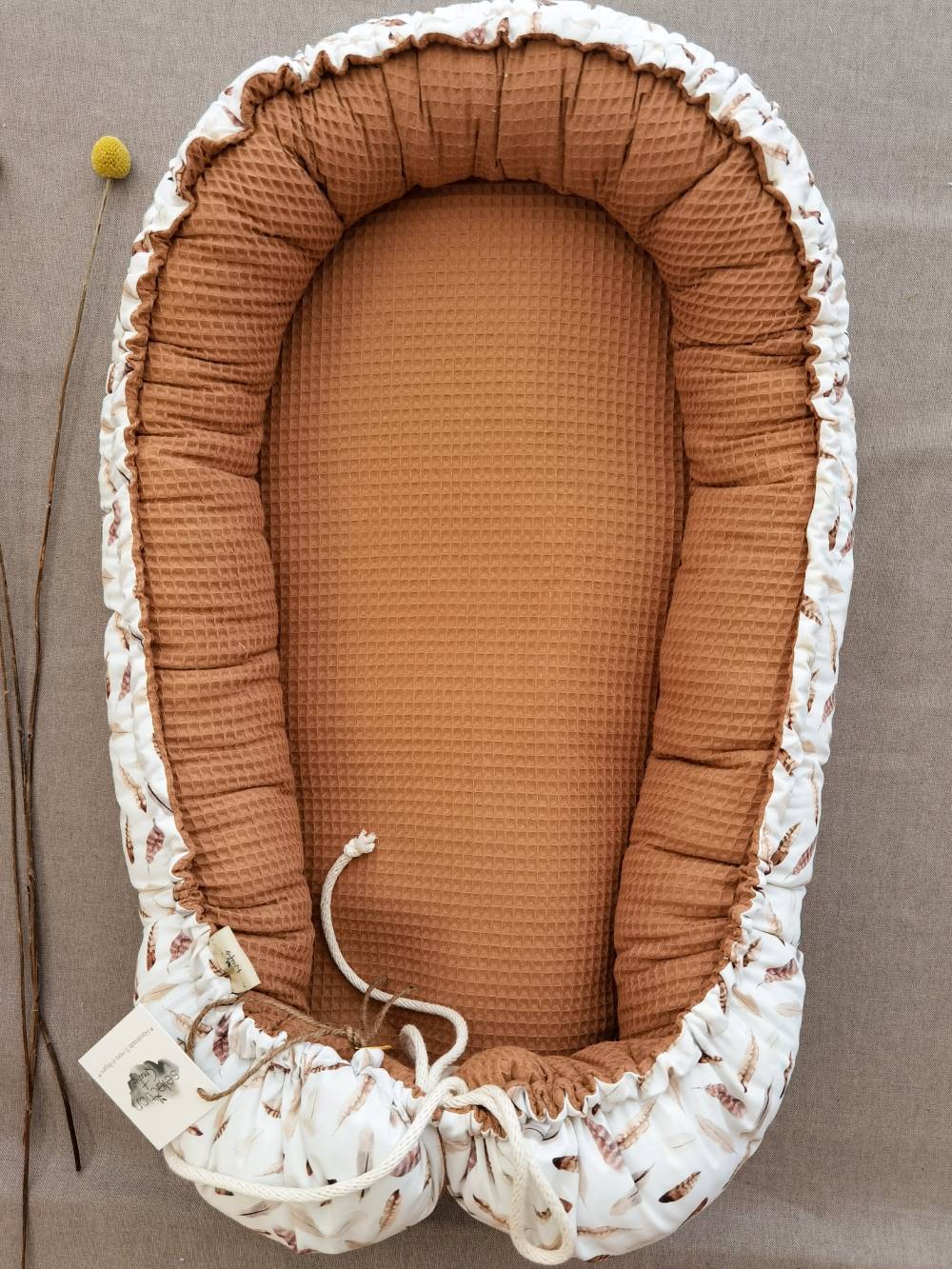 Selectionkrativ - Babynest Federn Boho mit Kamel Waffelstoff Kehrseite mit Kamelstoff