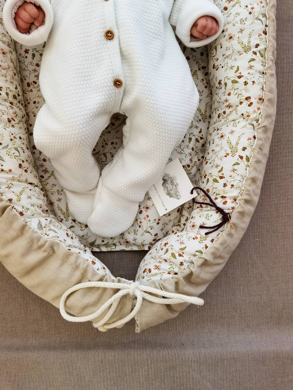 Selectionkreativ - Millefleur Leinennest mit Babyfüßchen