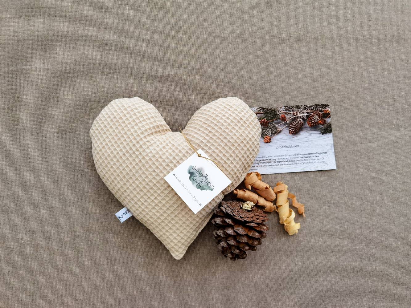 Selectionkreativ - Zirbenherz in Natur tolles Waffelmuster