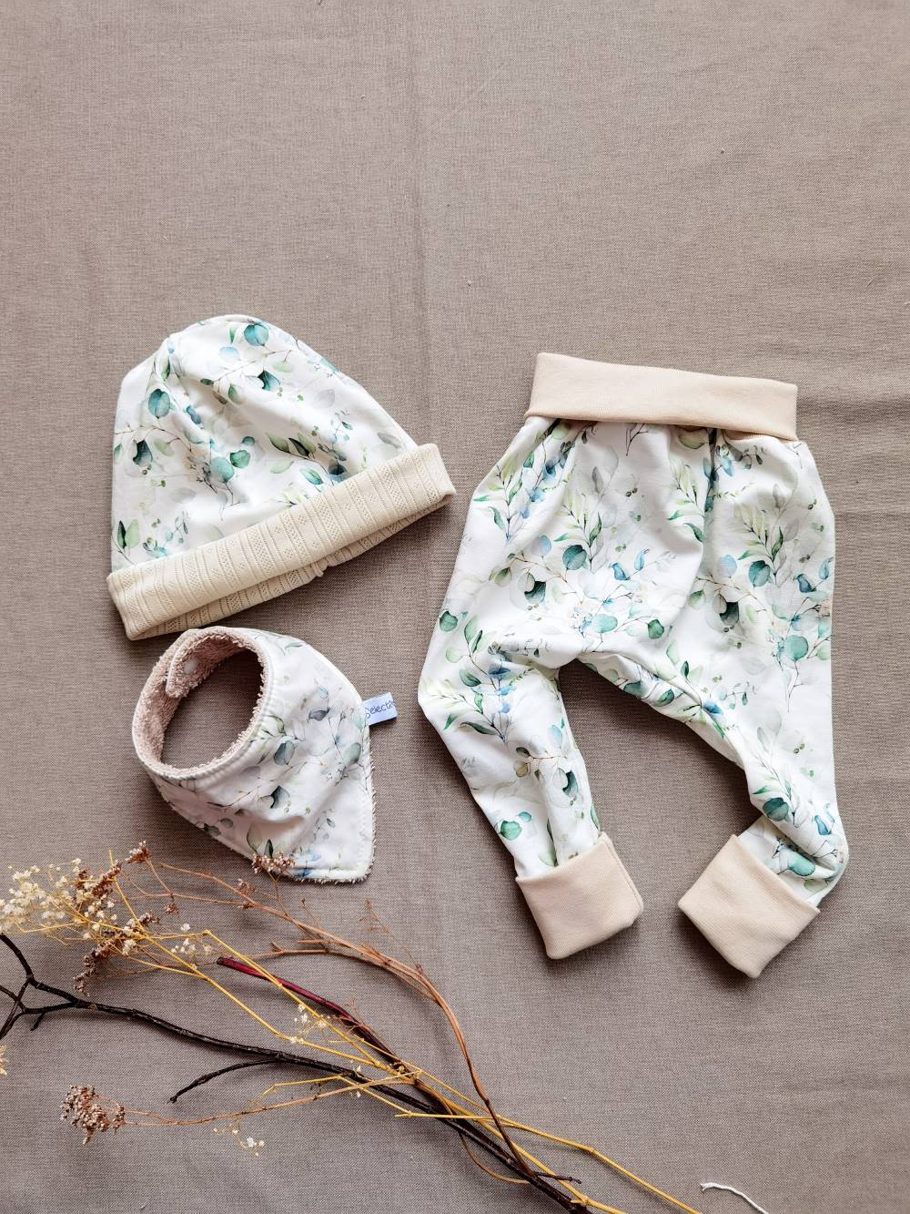 Selectionkreativ - Set aus Hose Mütze und Dreieckstuch 