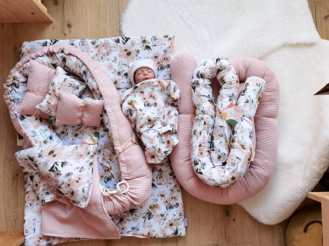 Tolles Newborn Set mit Krabbeldecke, Decke, Zirbenkissen, Minischlange und Bettschlange 