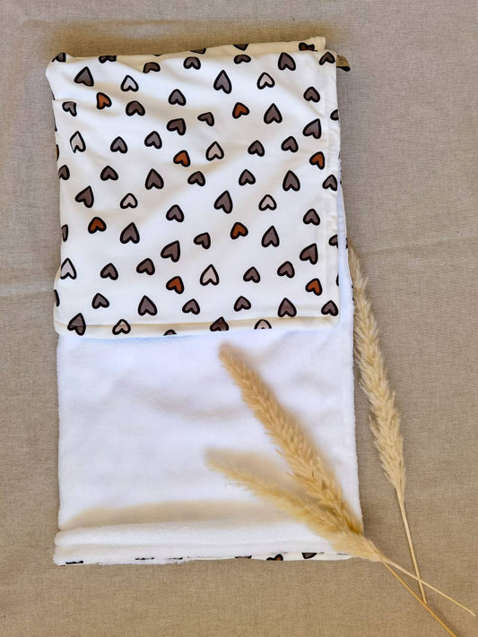 Selectionkreativ - Babydecke von dem Babygeschäft in Ruhmannsfelden mit Herzen 
