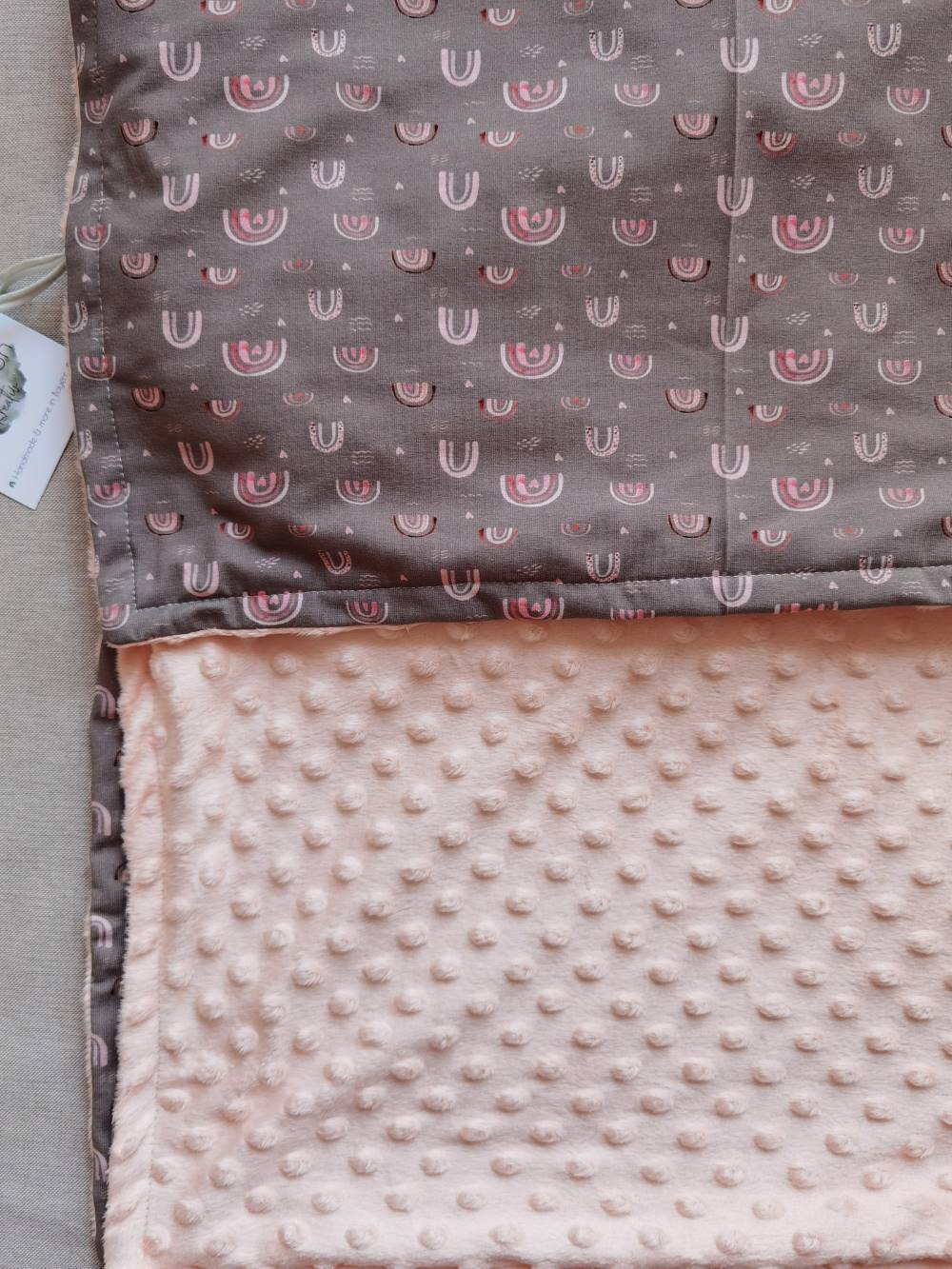 Selectionkreativ - Decke mit Minky Fleece in Rosa Nude und super schönen Regenbogenmotiv. Ein Mädchentraum 