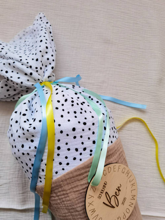 Selectionkreativ_Schultüte Beige Dot´s_Nahaufnahme von oben mit den Pünktchen 