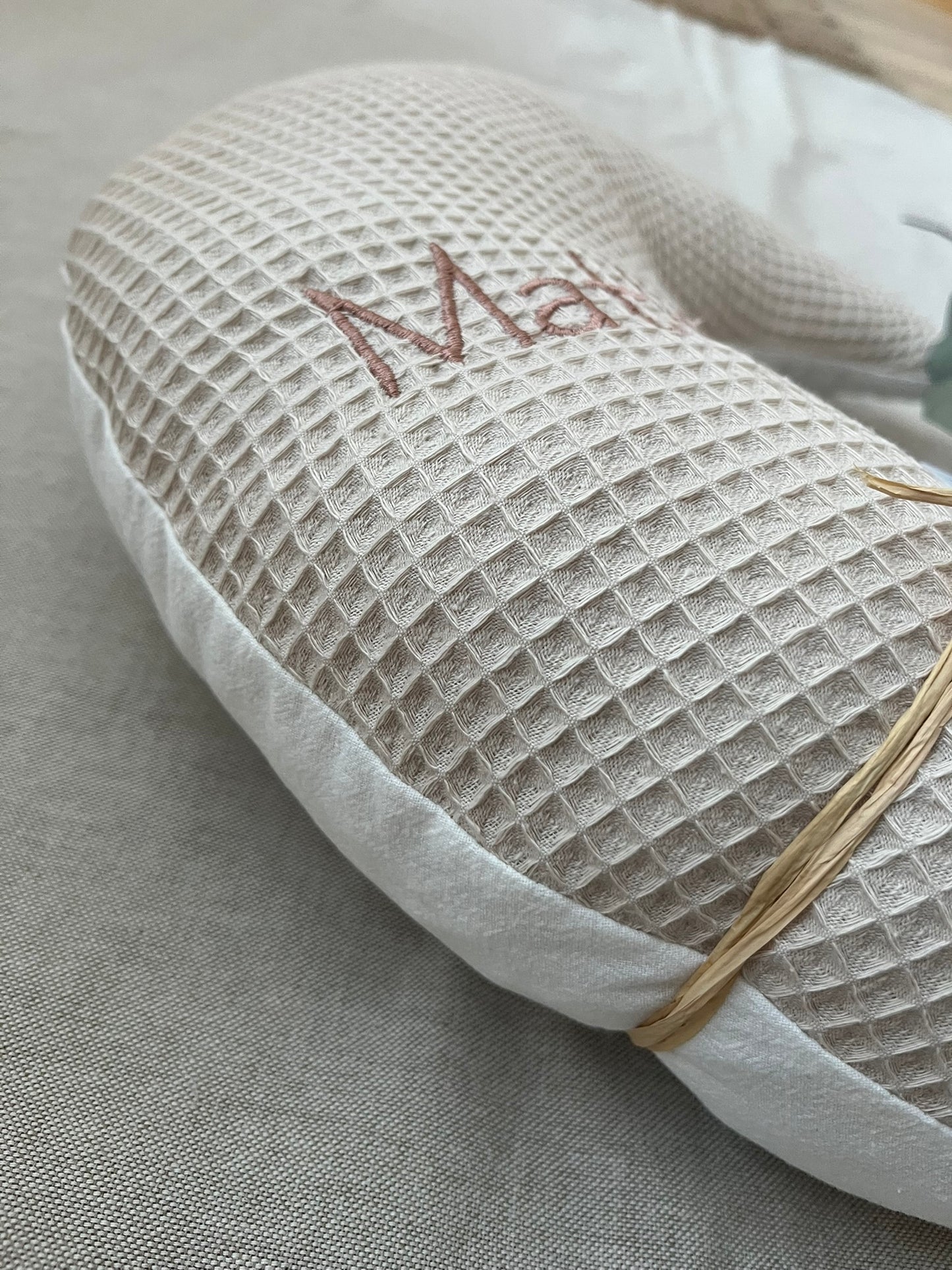 Selectionkreativ_Kuschelmond_Nordic_Mit Namen bestickt, personalisiertes Babygeschenk